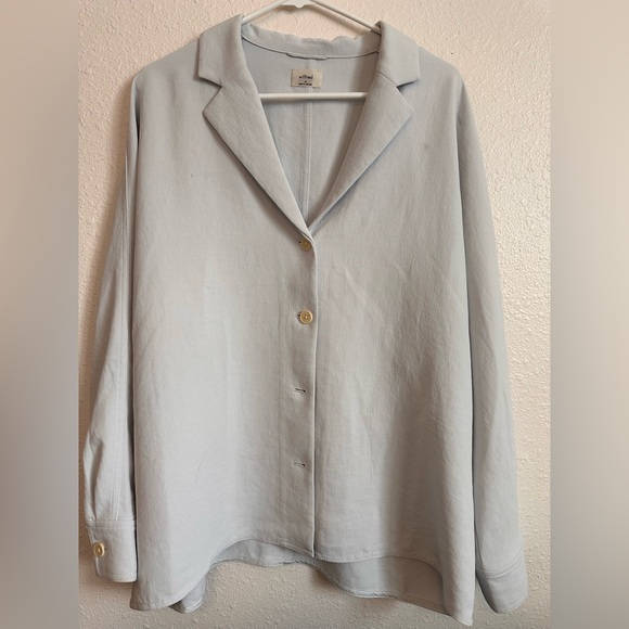 Aritzia Freeform Shirt - Picture 2 of 9